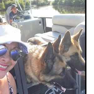 Meet your Posher, Cynthia